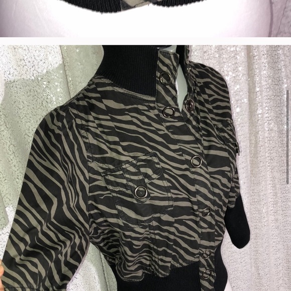 Forever 21 Zebra Jacket - Picture 2 of 3